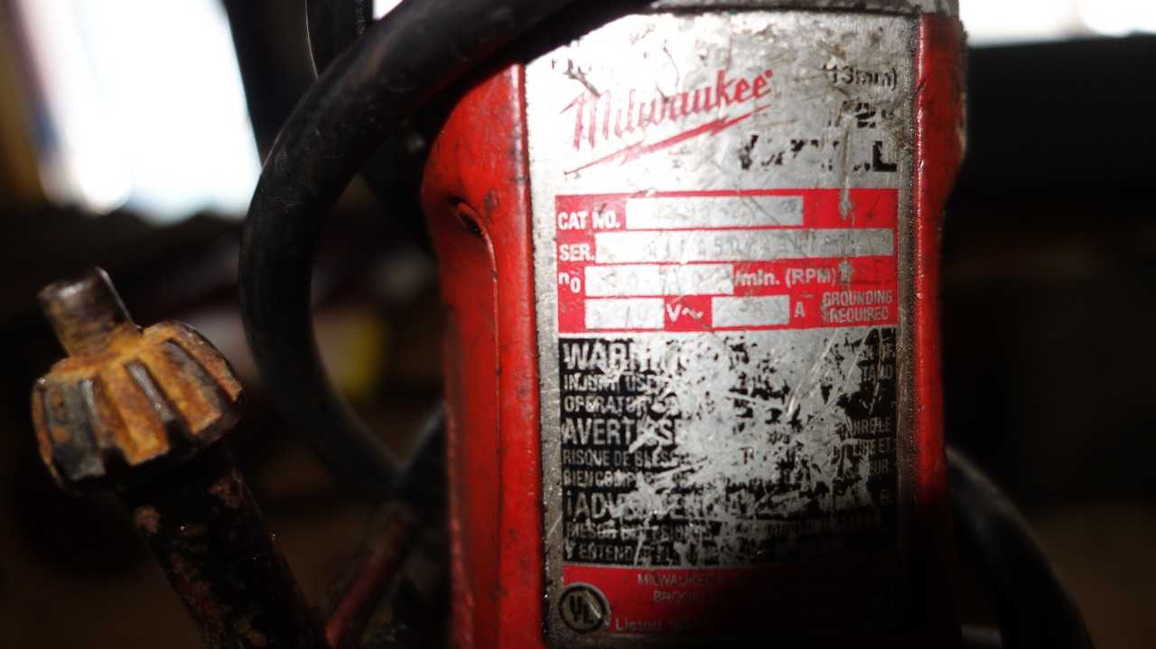 MILWAUKEE MAGNUM 120V-AC DRILL - ELECTRIC POWER TOOLS