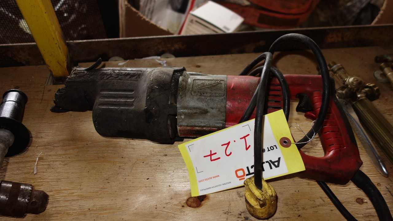 MILWAUKEE 120V-AC SAWZALL RECIPROCATING SAW - ELECTRIC POWER TOOLS