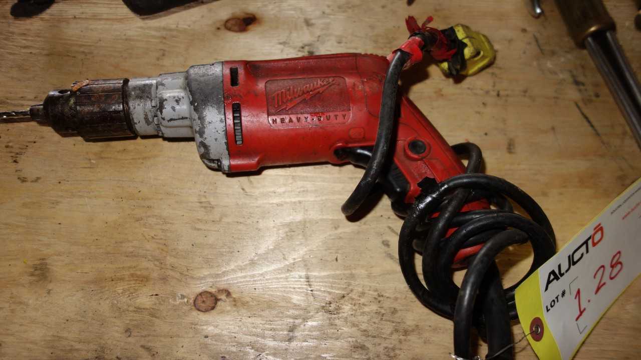 MILWAUKEE 1/2IN 120V-AC HEAVY DUTY DRILL - ELECTRIC POWER TOOLS