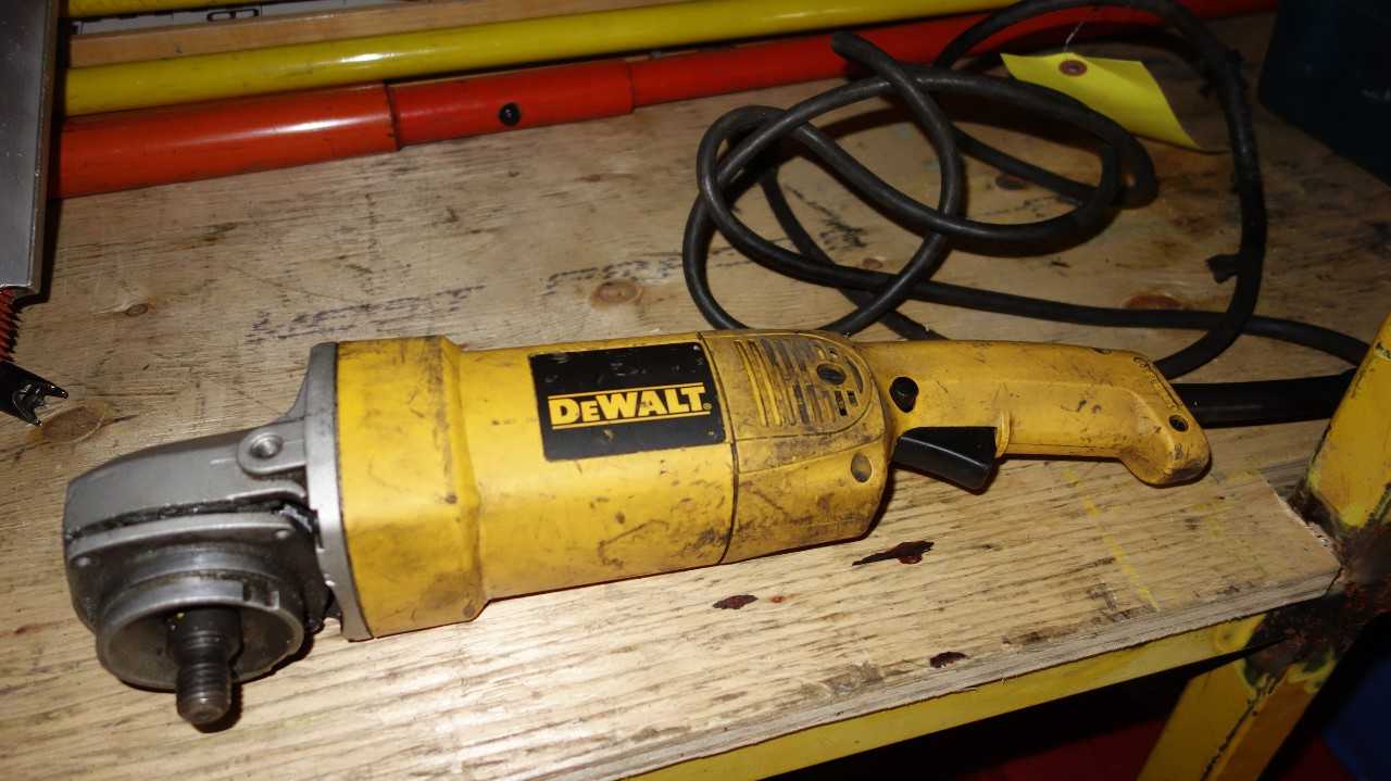 DEWALT DW840 7IN ANGLE GRINDER - ELECTRIC POWER TOOLS