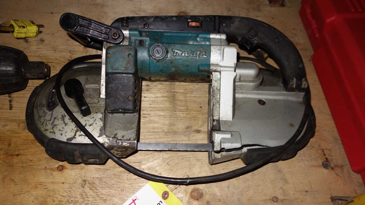 MAKITA 2107F 120V-AC PORTABLE BAND SAW - ELECTRIC POWER TOOLS