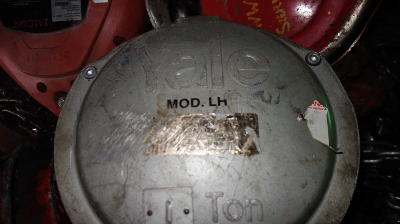 PALLET OF ASSORTED MANUAL CHAIN HOISTS 1/2 - 1 TON, COLUMBUS MCKINNON, FALCON - LIFTING EQUIPMENT