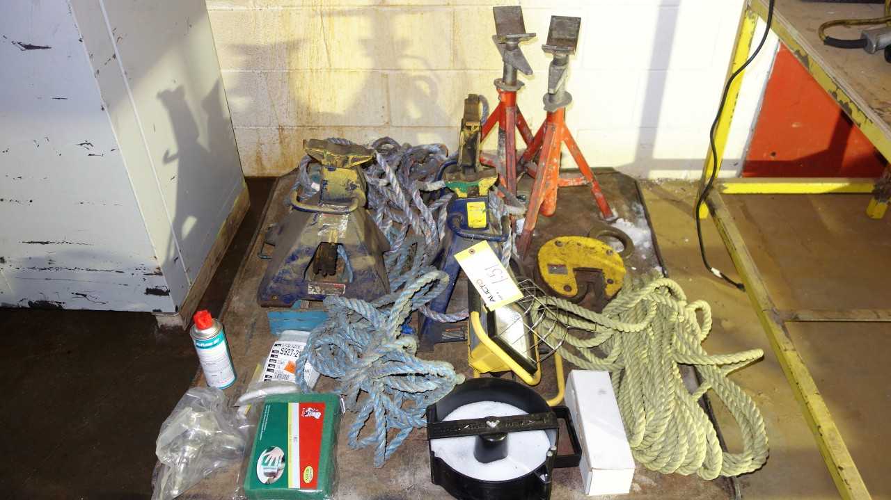 PALLET OF ASSORTED 6TON 2500LBS TRAILER JACKS & ACCESSORIES - ELECTRIC POWER TOOLS