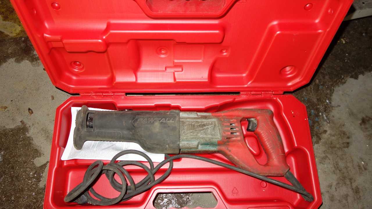MILWAUKEE 120V-AC ORBITAL SUPER SAWZALL RECIPROCRATING SAW - ELECTRIC POWER TOOLS