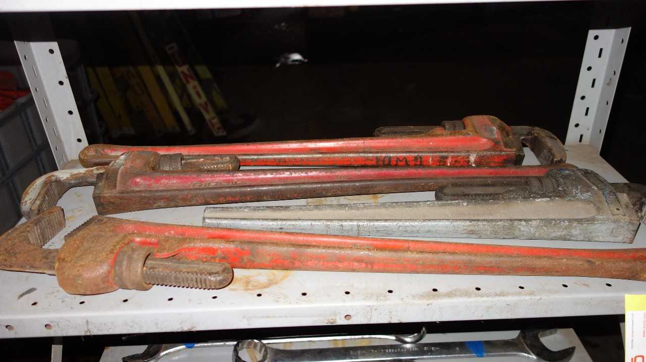 LOT OF 4 ASSORTED RIGID PIPE WRENCHES - HAND TOOLS
