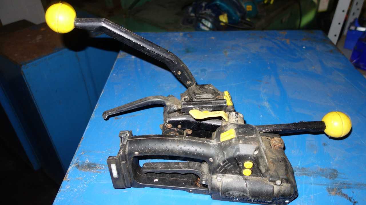 LOT OF 2 P326, 13 2790, BANDING STRAPPING CLAMPS - ELECTRIC POWER TOOLS