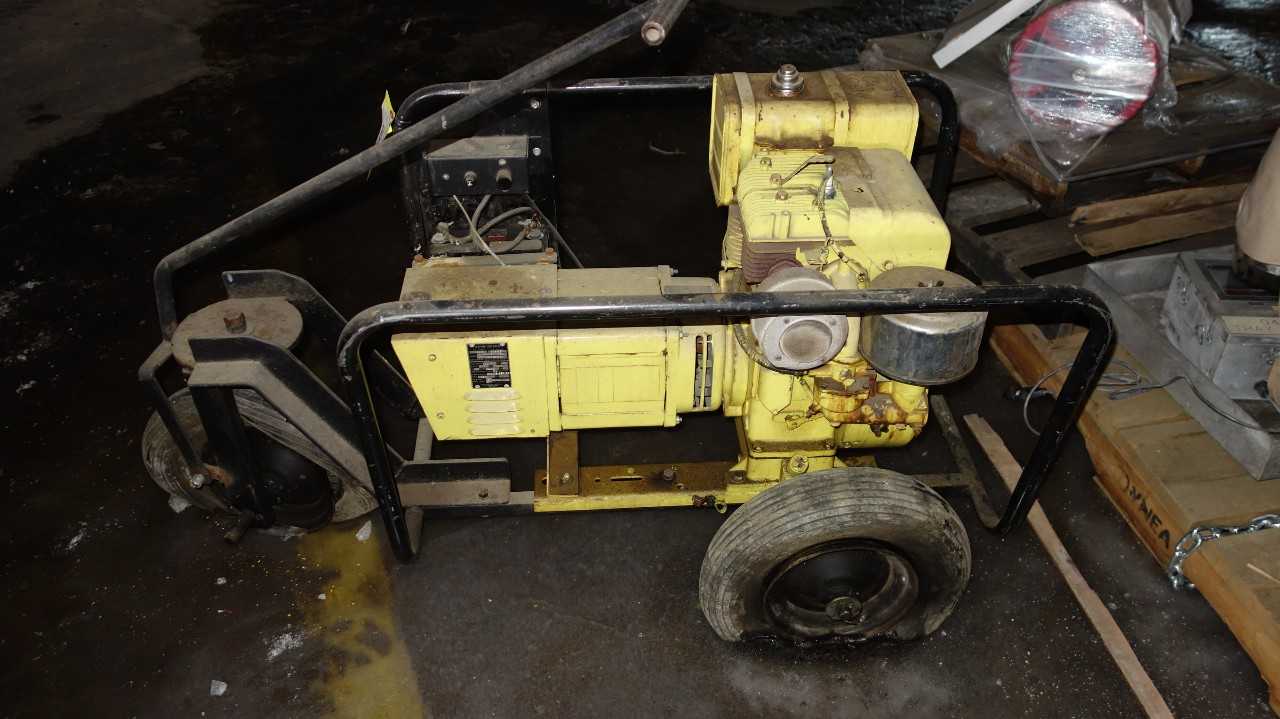 JOHN DEERE 650 6.5KW 120/240V-AC GENERATOR - STANDBY POWER GENERATOR