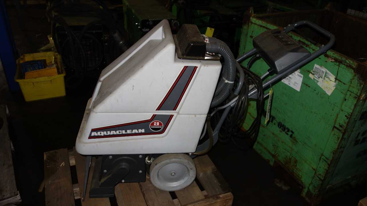 ADVANCE MACHINERY 264001 AQUACLEAN 120V-AC FLOOR SCRUBBER EXTRACTOR - PROCESS EQUIPMENT
