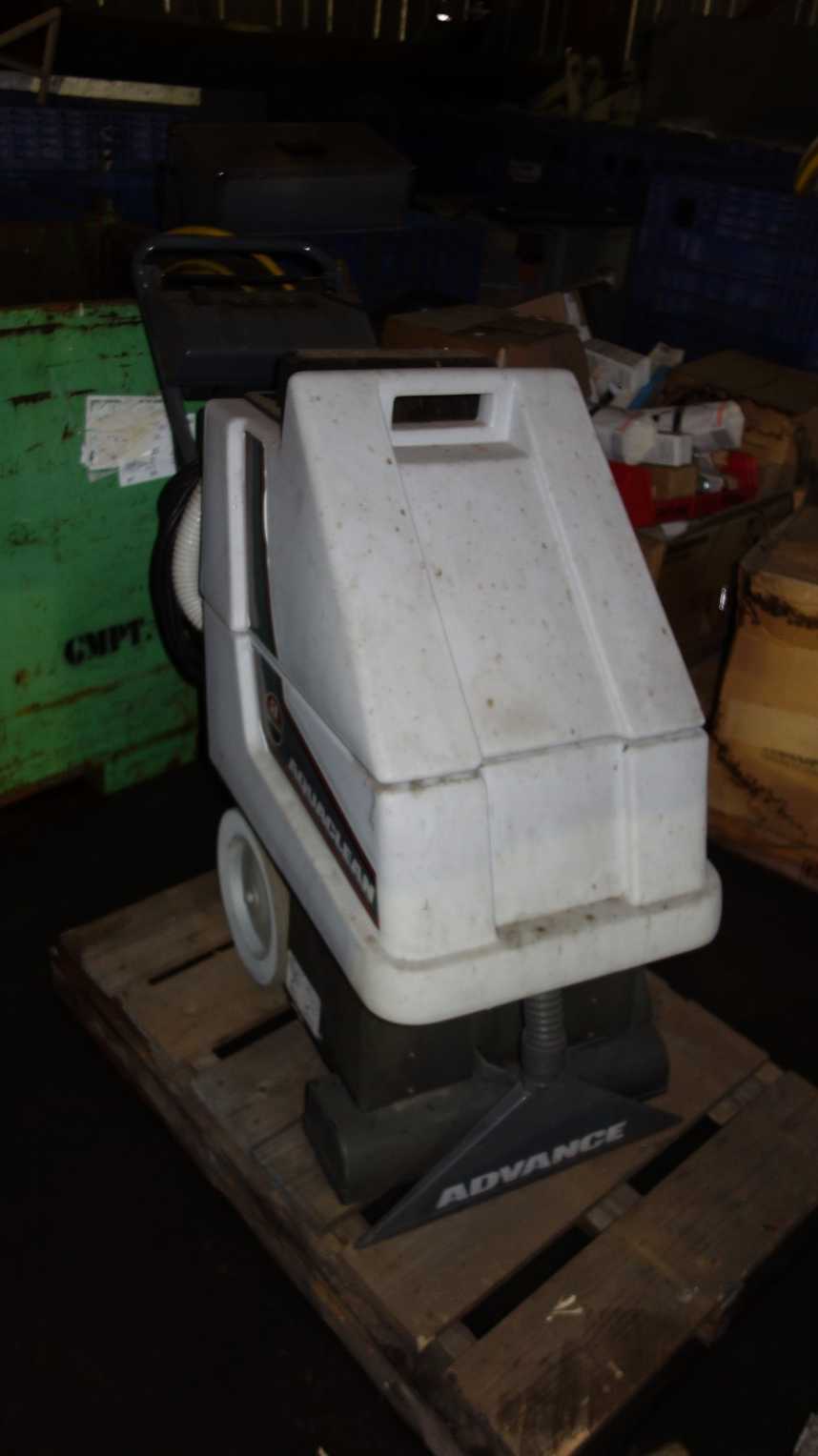 ADVANCE MACHINERY 264001 AQUACLEAN 120V-AC FLOOR SCRUBBER EXTRACTOR - PROCESS EQUIPMENT