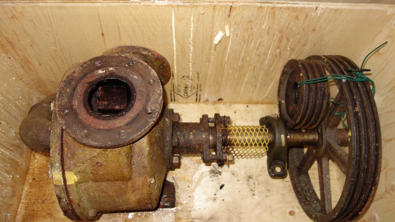 LOT OF 2 VIKING 122? STEEL GEAR PUMP - GEAR PUMP