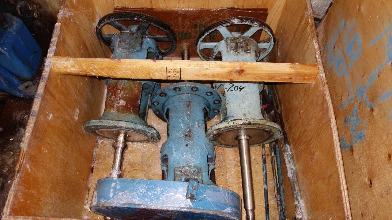 LOT OF 3 STEEL PUMP POWER END - PUMPS