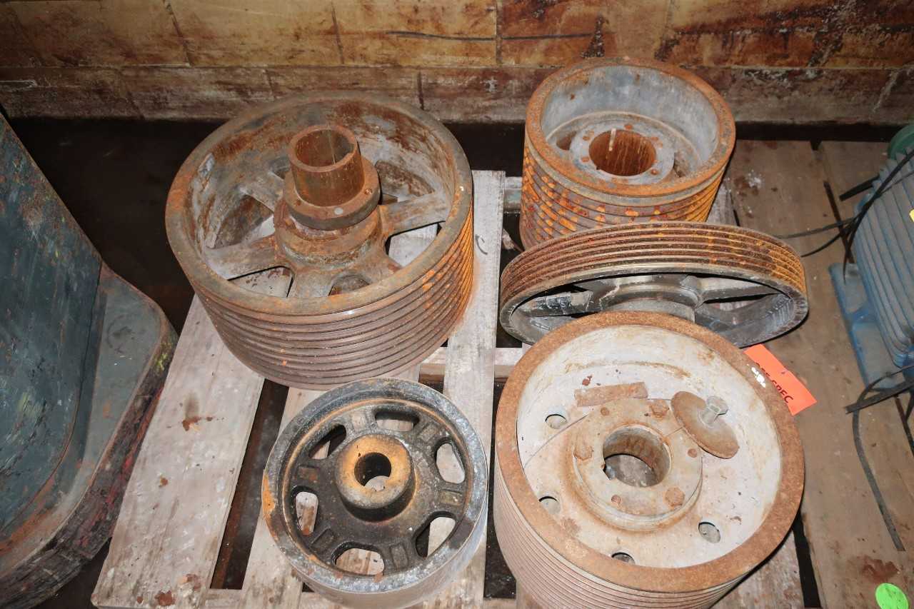 PALLET OF ASSORTED PULLEY SHEAVES, MARTIN, TB WOODS - PULLEYS & SHEAVES