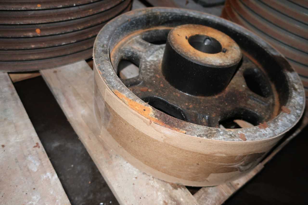 PALLET OF ASSORTED PULLEY SHEAVES, MARTIN, TB WOODS - PULLEYS & SHEAVES