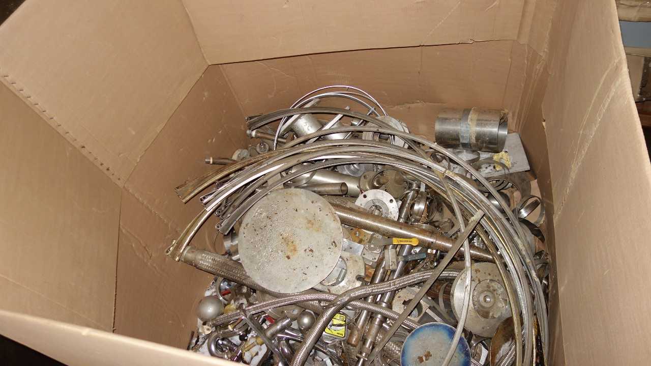1 PALLET OF ASSORTED STAILESS/STEEL FLANGES & FITTINGS - POWER TRANSMISSION