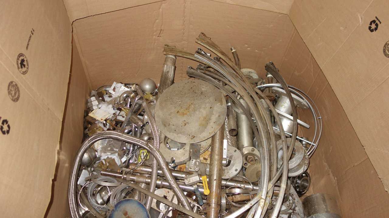 1 PALLET OF ASSORTED STAILESS/STEEL FLANGES & FITTINGS - POWER TRANSMISSION