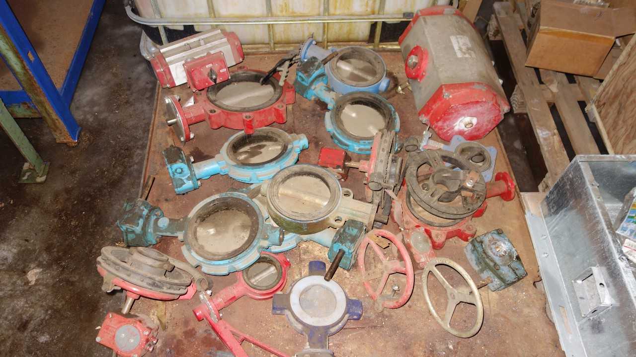 1 PALLET OF ASSORTED BUTTERFLY VALVES, GRINNEL, BRAY, QUARTERTURN - VALVES