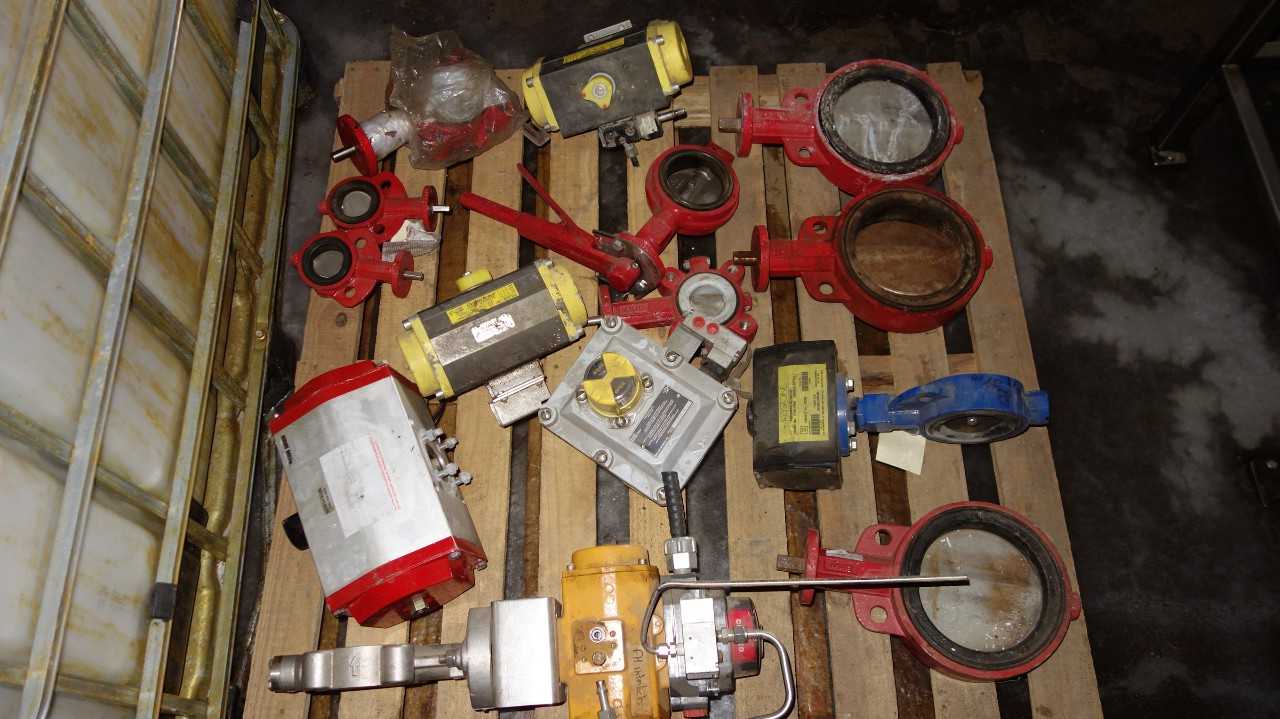 1 PALLET OF ASSORTED BUTTERY VALVES, ACTUATORS, KEYSTONE, BRAY COMPAQTORQUE - VALVES