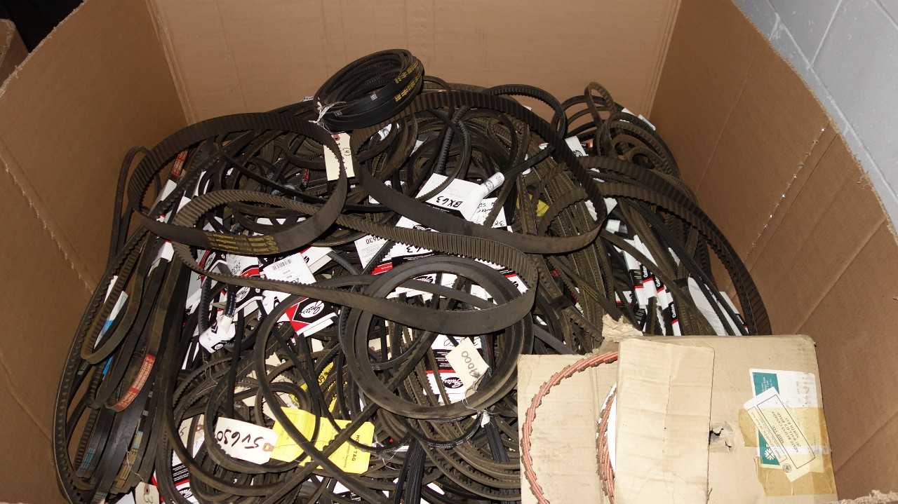1 GAYLORD OF ASSORTED V-BELTS, GATES, GOODYEAR - BELTS