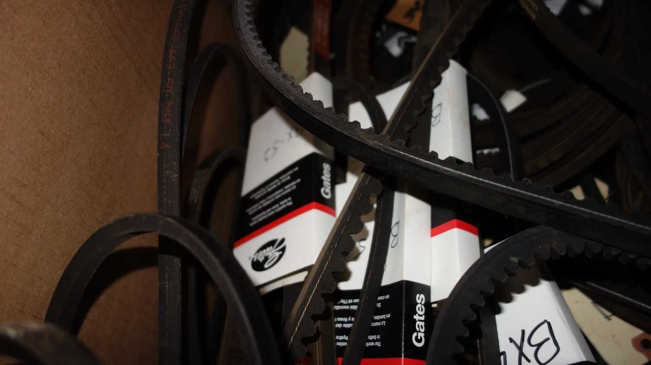 1 GAYLORD OF ASSORTED V-BELTS, GATES, GOODYEAR - BELTS
