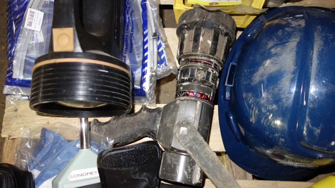 1 PALLET OF ASSORTED SAFETY EQUIPMENT, HARD HATS, EAR PLUGS, GAS DETECTORS - SAFETY EQUIPMENT