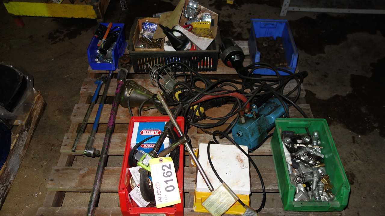1 PALLET OF ASSORTED MISCELLANEOUS TOOLS, LIGHTING, DOCK LIGHTS - ELECTRICAL COMPONENTS