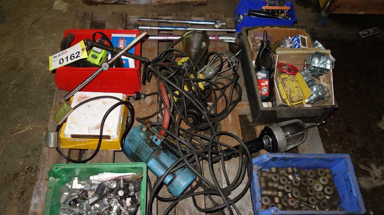 1 PALLET OF ASSORTED MISCELLANEOUS TOOLS, LIGHTING, DOCK LIGHTS - ELECTRICAL COMPONENTS