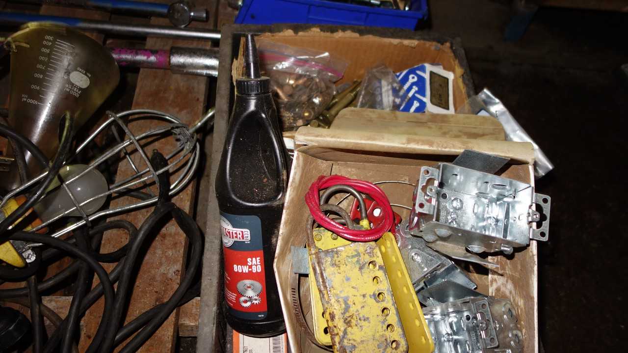 1 PALLET OF ASSORTED MISCELLANEOUS TOOLS, LIGHTING, DOCK LIGHTS - ELECTRICAL COMPONENTS