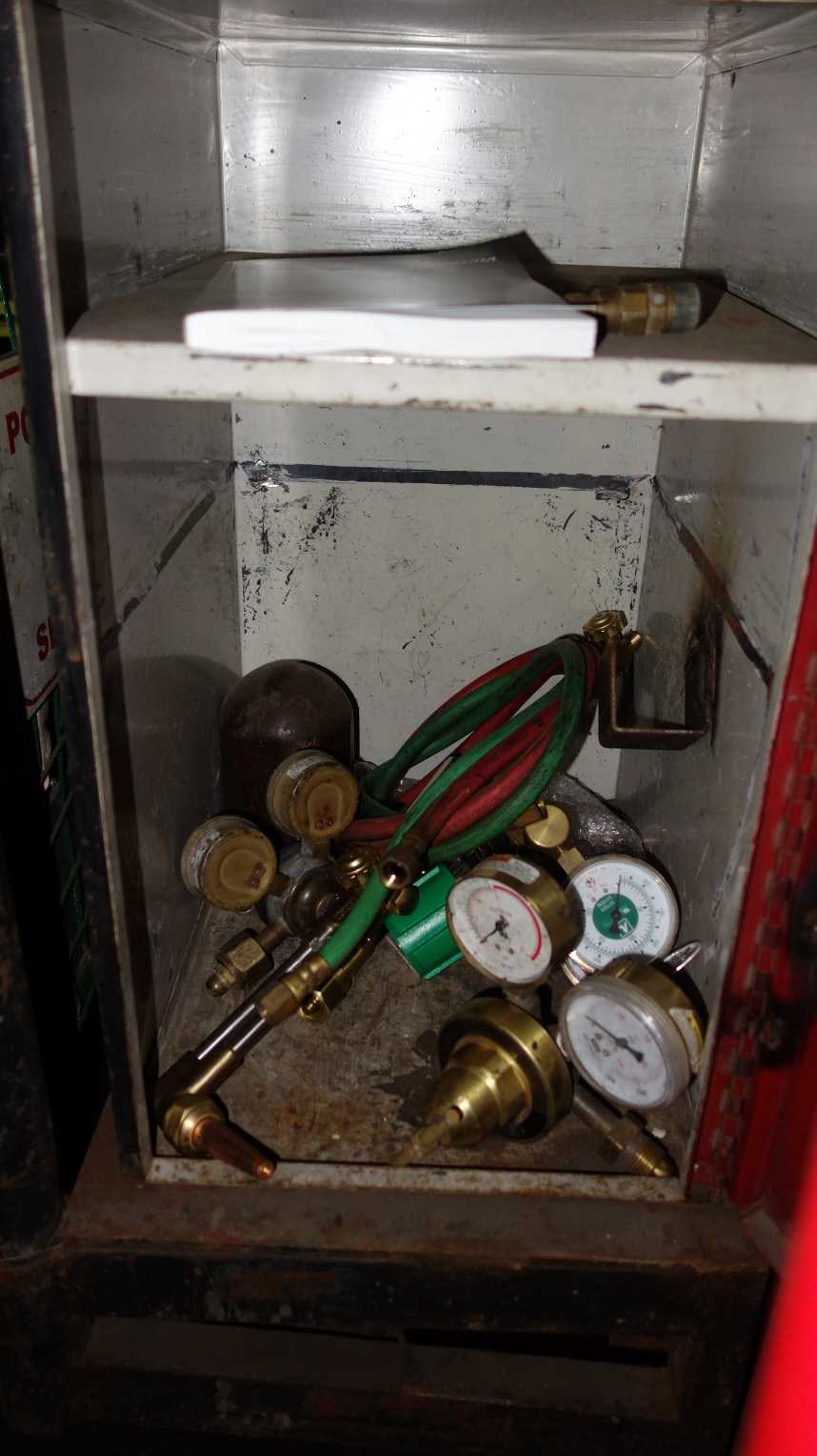 EDELBROCK WELDING REGULATOR STORAGE CABINET - WELDING EQUIPMENT