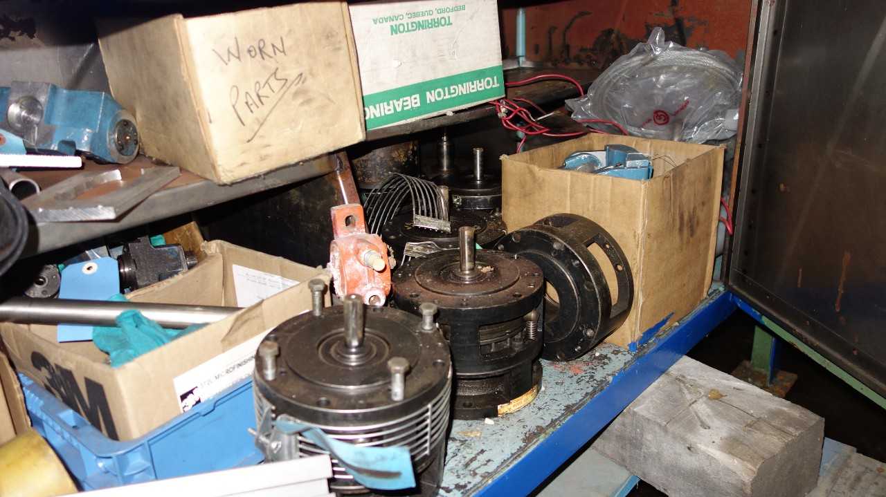 CONTENTS OF CABINET - POWER TRANSMISSIONS, PILLOW BLOCK BEARINGS, TORRINGTON - POWER TRANSMISSION