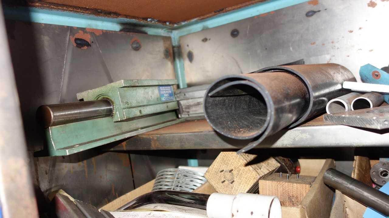 CONTENTS OF CABINET - POWER TRANSMISSIONS, PILLOW BLOCK BEARINGS, TORRINGTON - POWER TRANSMISSION