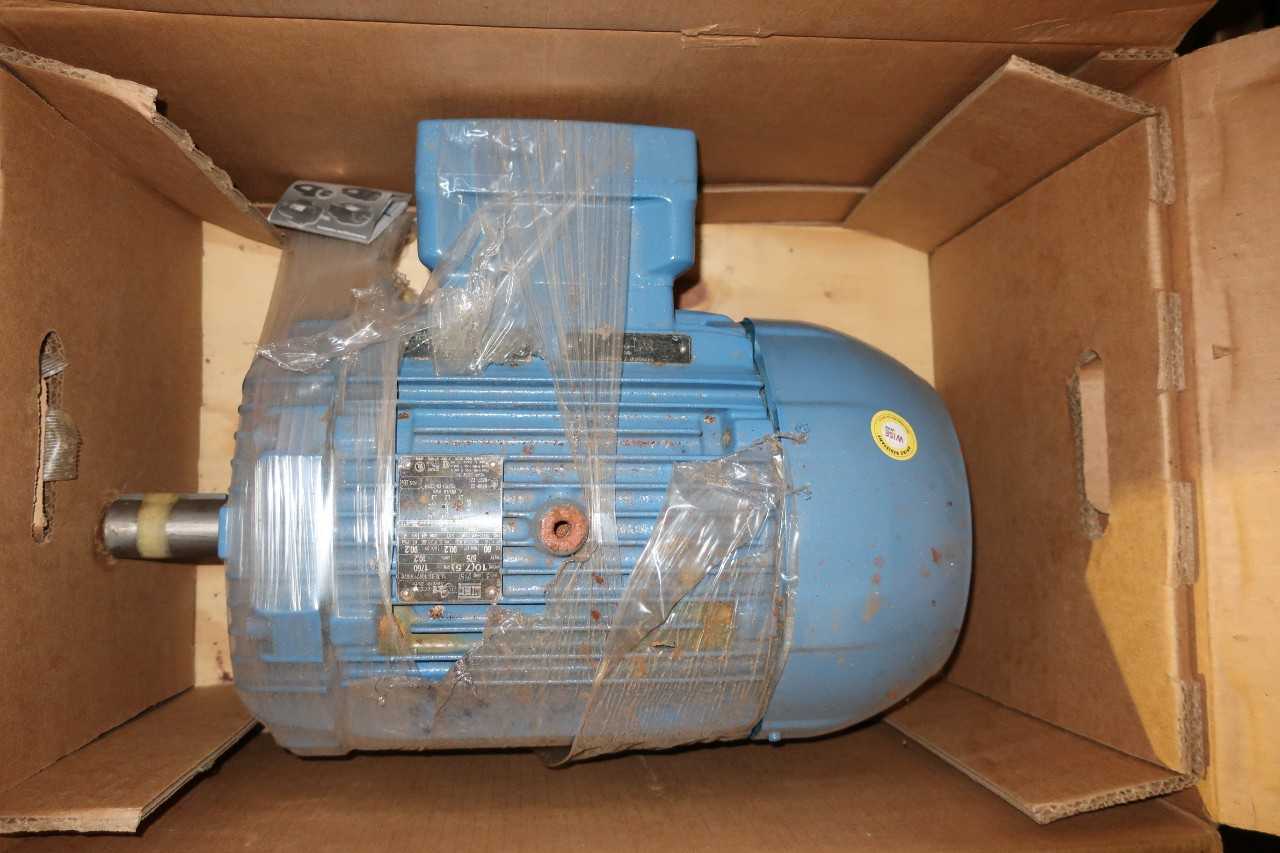 NEW PALLET OF ASSORTED ELECTRIC MOTORS, 2HP, 7.5HP, 10HP, WEG, WESTINGHOUSE - ELECTRIC MOTORS