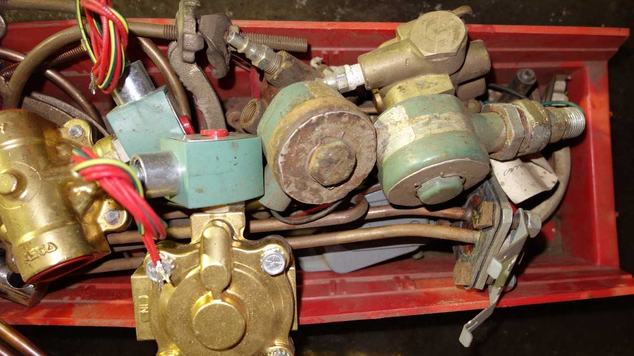 LOT OF ASSORTED VALVE REPLACEMENT PARTS, SOLENOID VALVES, ASCO, HONEYWELL - VALVES