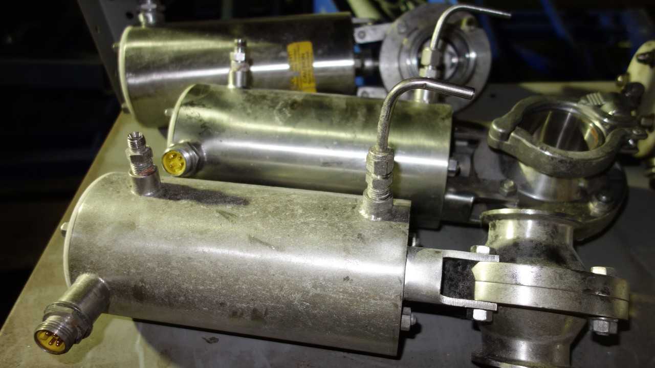LOT OF ASSORTED STAINLESS SANITARY BUTTERFLY VALVES, LADISH - FOOD & BEVERAGE