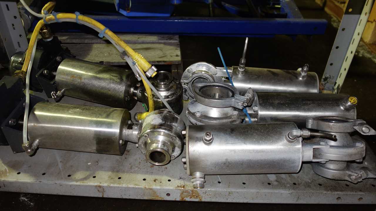 LOT OF ASSORTED STAINLESS SANITARY BUTTERFLY VALVES, LADISH - FOOD & BEVERAGE