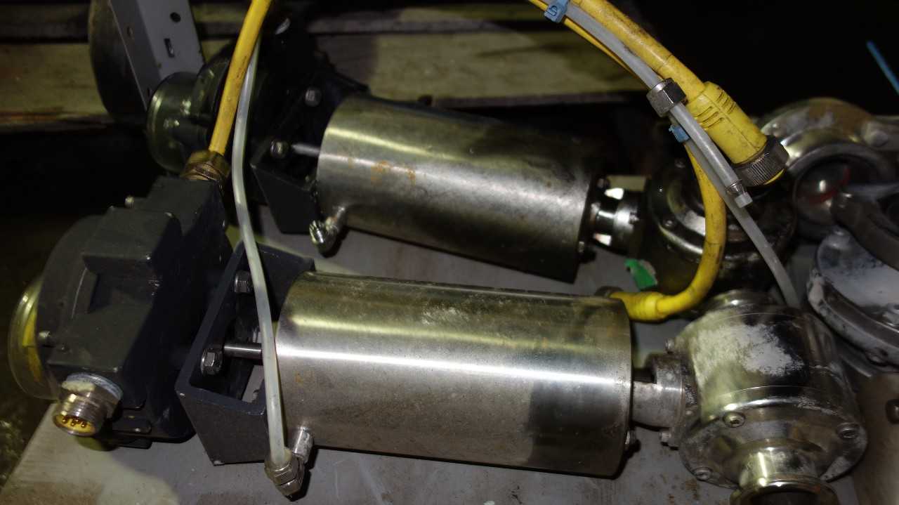 LOT OF ASSORTED STAINLESS SANITARY BUTTERFLY VALVES, LADISH - FOOD & BEVERAGE
