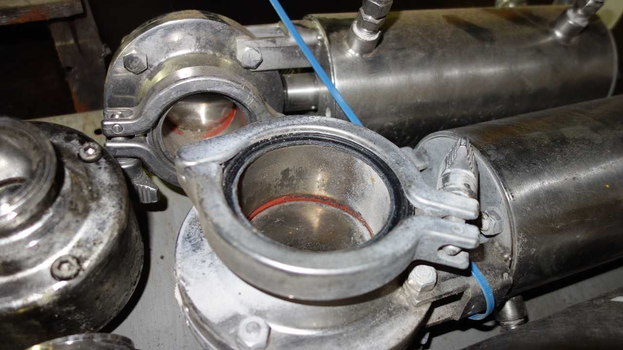 LOT OF ASSORTED STAINLESS SANITARY BUTTERFLY VALVES, LADISH - FOOD & BEVERAGE