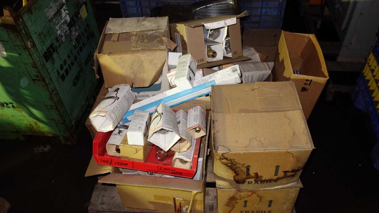 LOT OF ASSORTED LIGHTING COMPONENTS, BALLASTS, BULBS, CROSE-HINDS, SYLVANIA - INDUSTRIAL PARTS