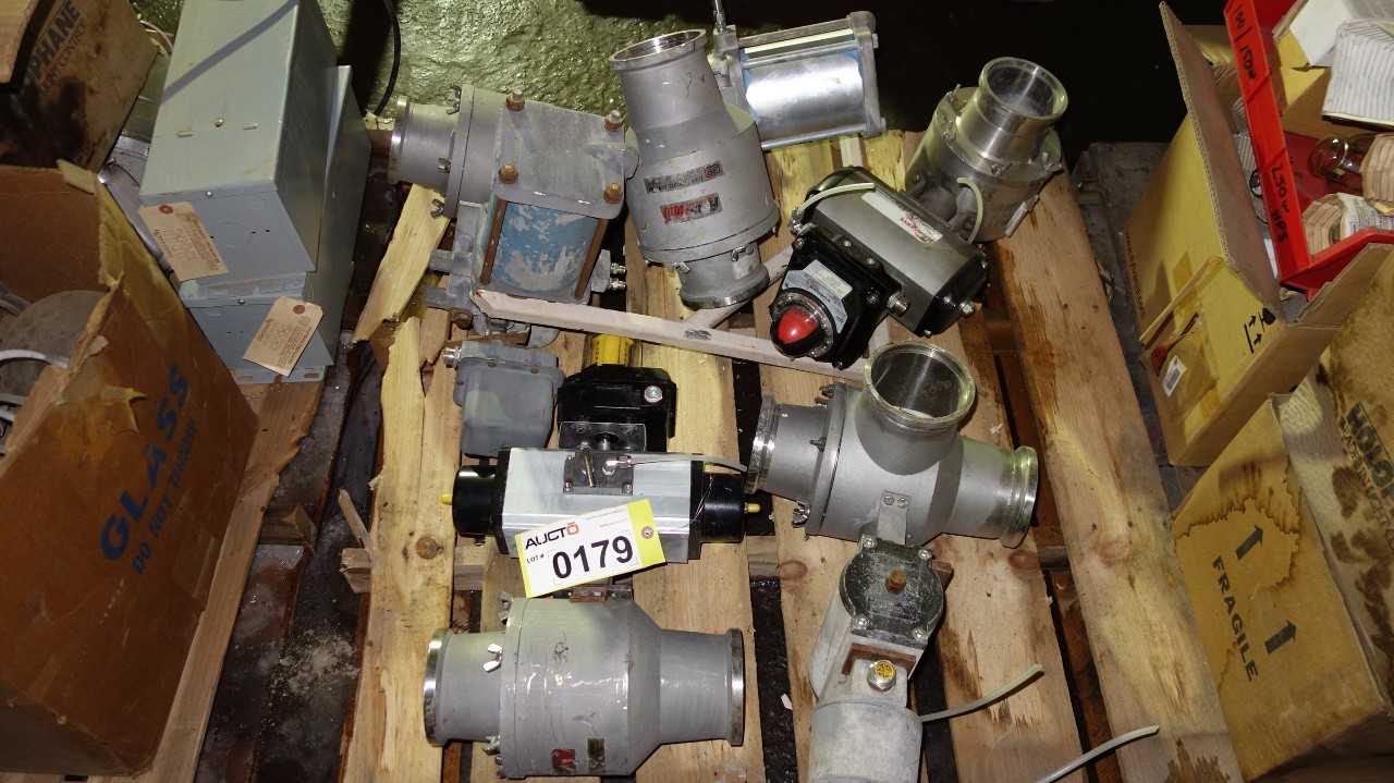 PALLET OF ASSORTED FLUID FLOW FLUID TRANSFER STAINLESS SANITARY VALVES - VALVES