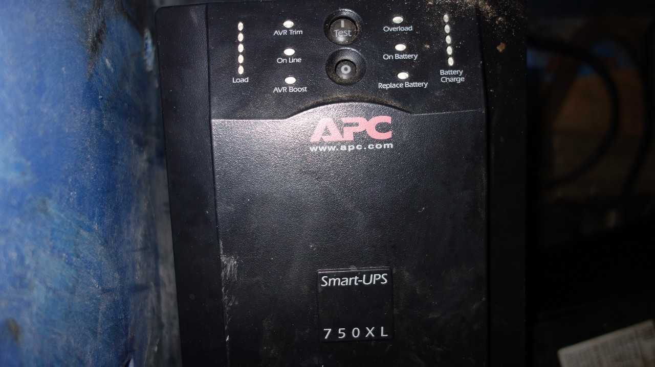 1 PALLET OF ASSORTED ELECTRICAL CONTROLS, UPS POWER SUPPLYS, APC, COMARK - ELECTRICAL COMPONENTS