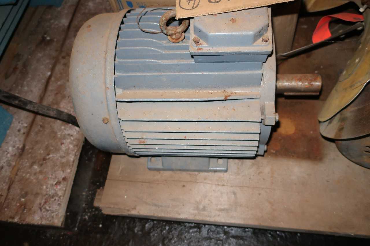 NEW PALLET OF ASSORTED ELECTRIC MOTORS, 1/2HP - 7.5HP, LEESON, WEG, WESTINGHOUSE - ELECTRIC MOTORS