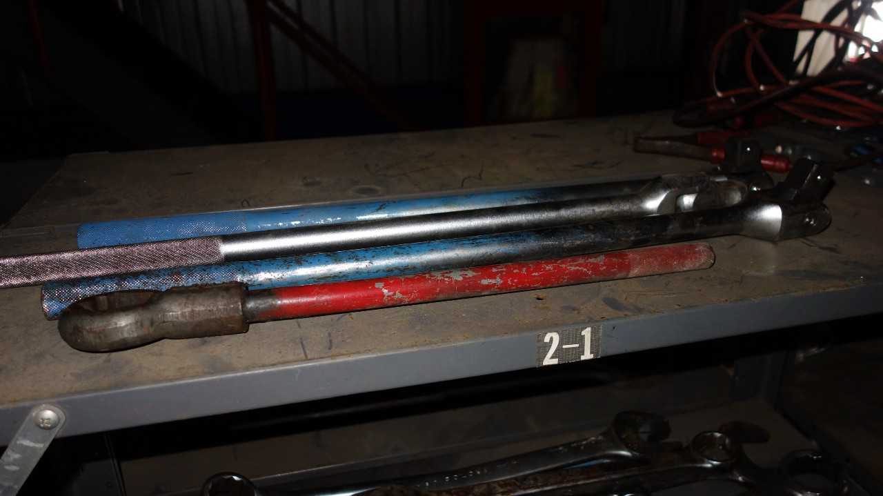 LOT OF 4 ASSORTED RATCHET WRENCH EXTENSIONS - HAND TOOLS