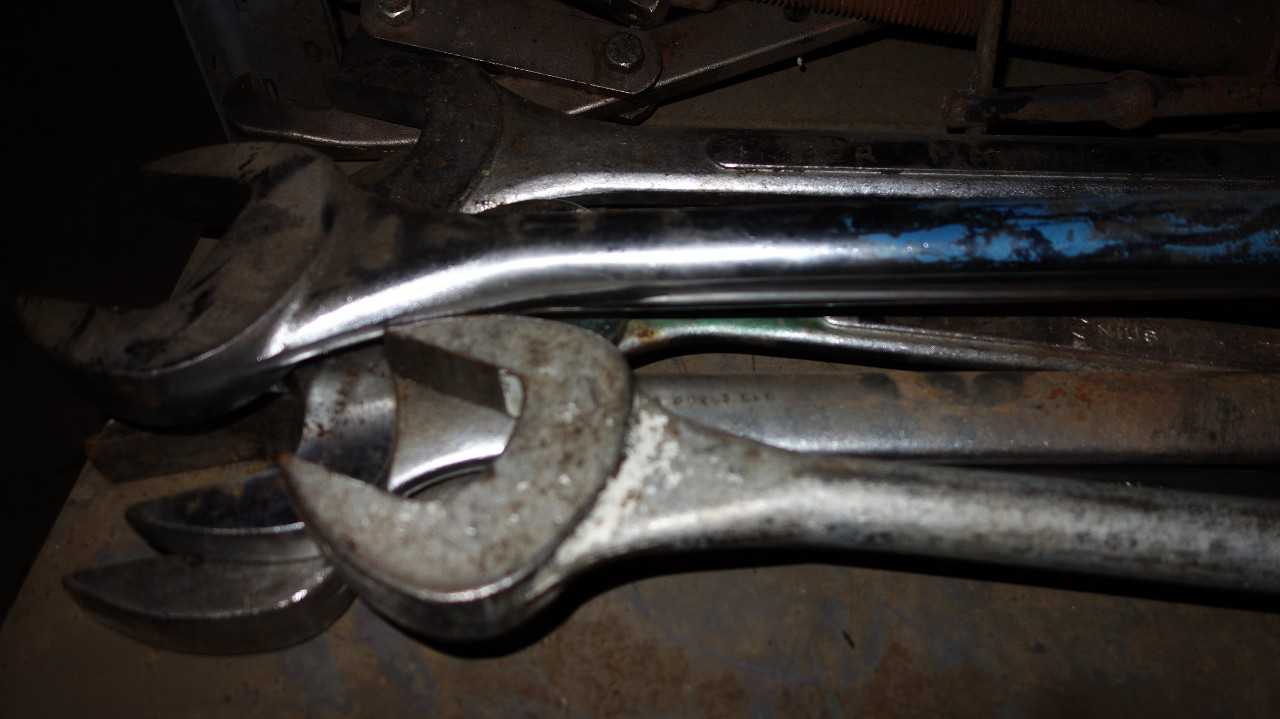 LOT OF ASSORTED HAND WRENCHES, SNAP ON, GRAY, PROTO - HAND TOOLS