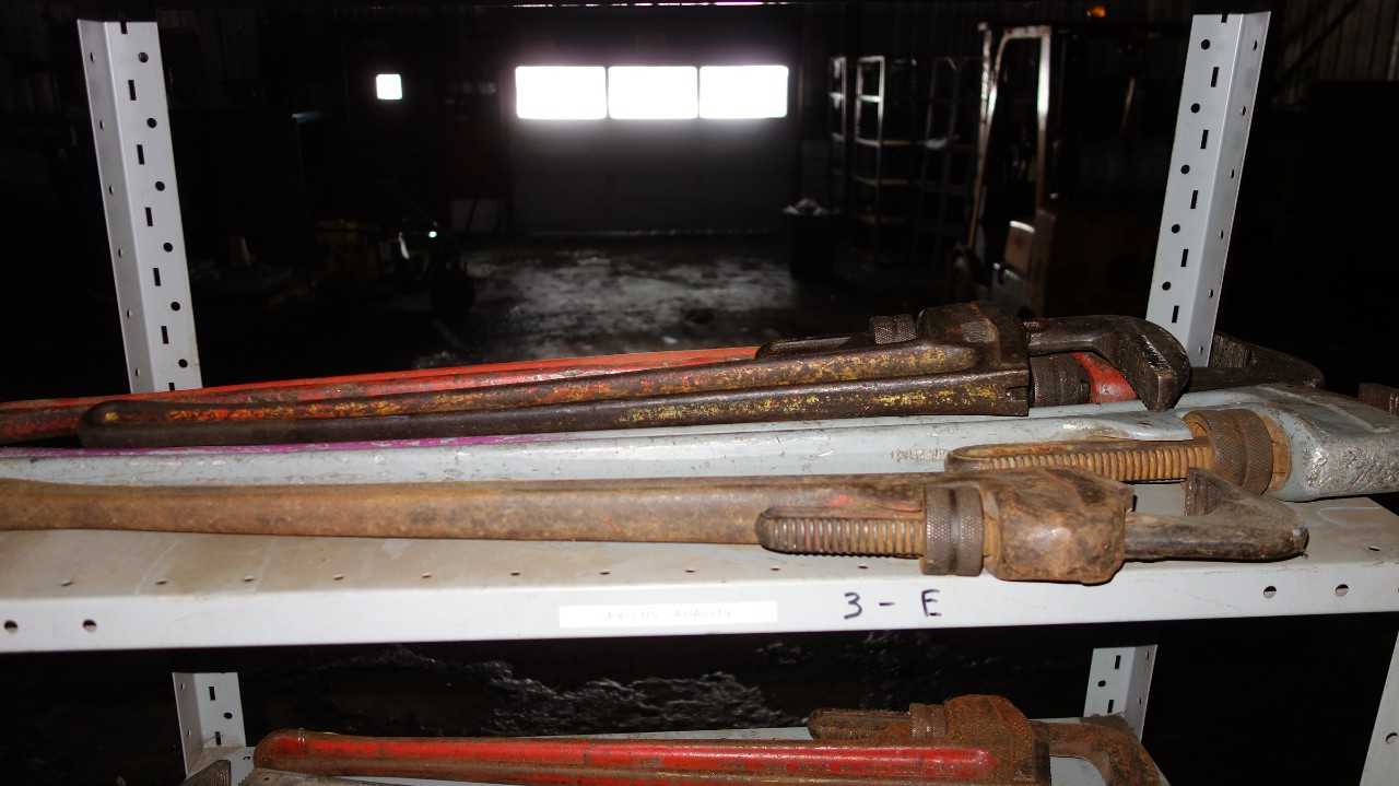 LOT OF 3 ASSORTED RIDGID PIPE WRENCHES - HAND TOOLS