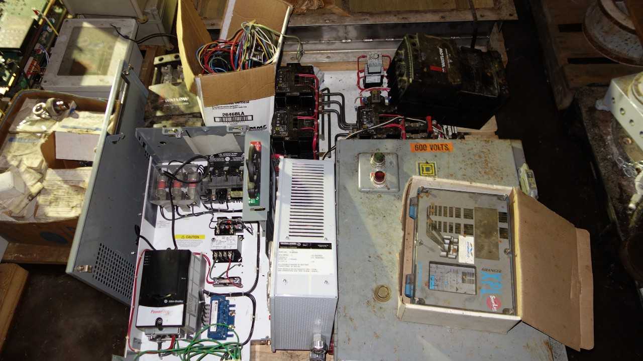 1 PALLET OF ASSORTED ELECTRICAL CONTROLS, STARTERS, ALLEN BRADLEY, SQUARE D, - ELECTRICAL COMPONENTS