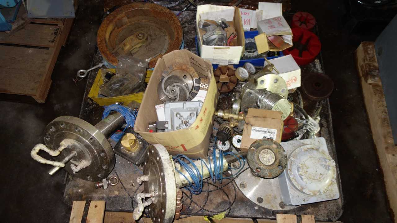 1 PALLET OF ASSORTED VALVE REPLACEMENT PARTS, POSITIONERS, COUPLINGS, ASCO - VALVES