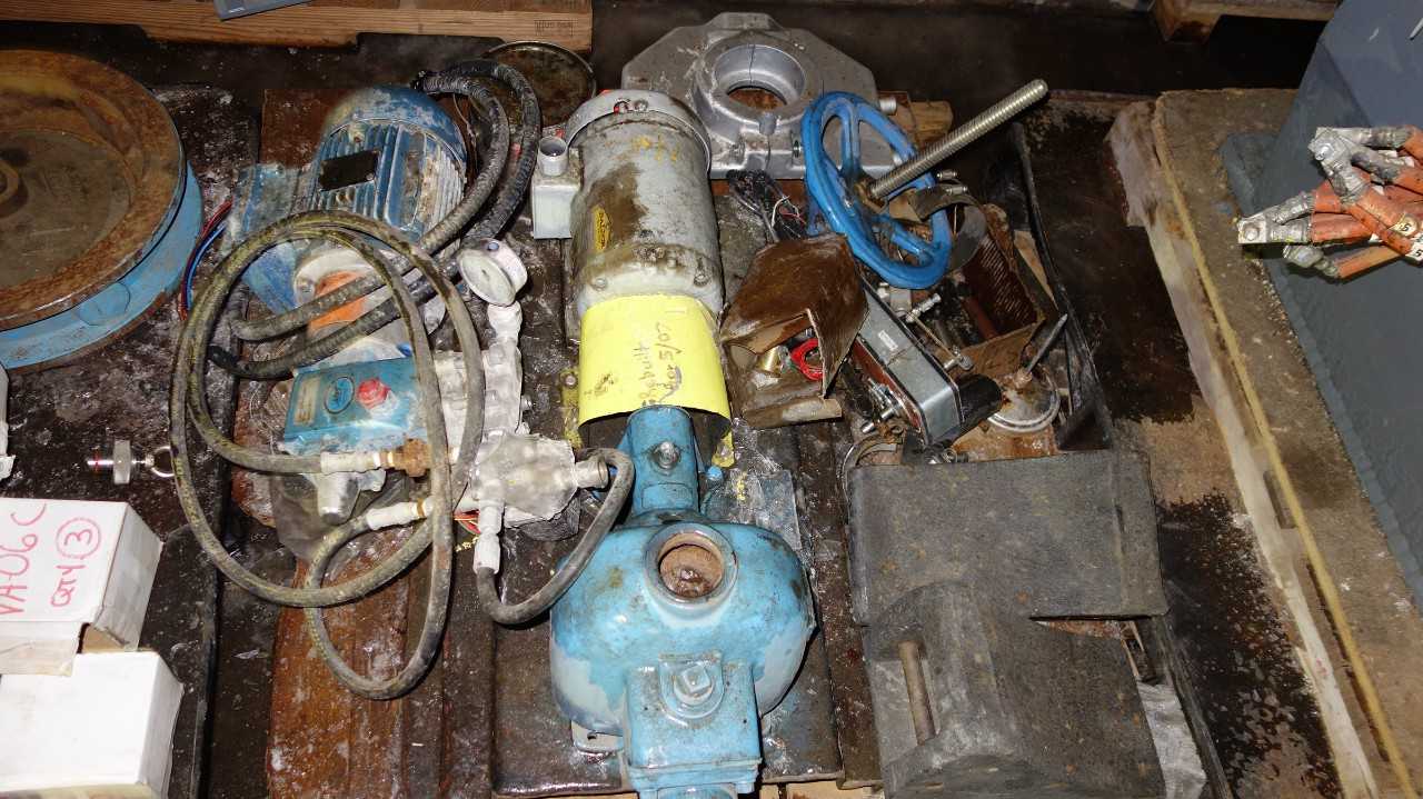1 PALLET OF ASSORTED PUMPS, PLUNGER PUMP, CENTRIFUGAL PUMP, PUMP PARTS - CENTRIFUGAL PUMP