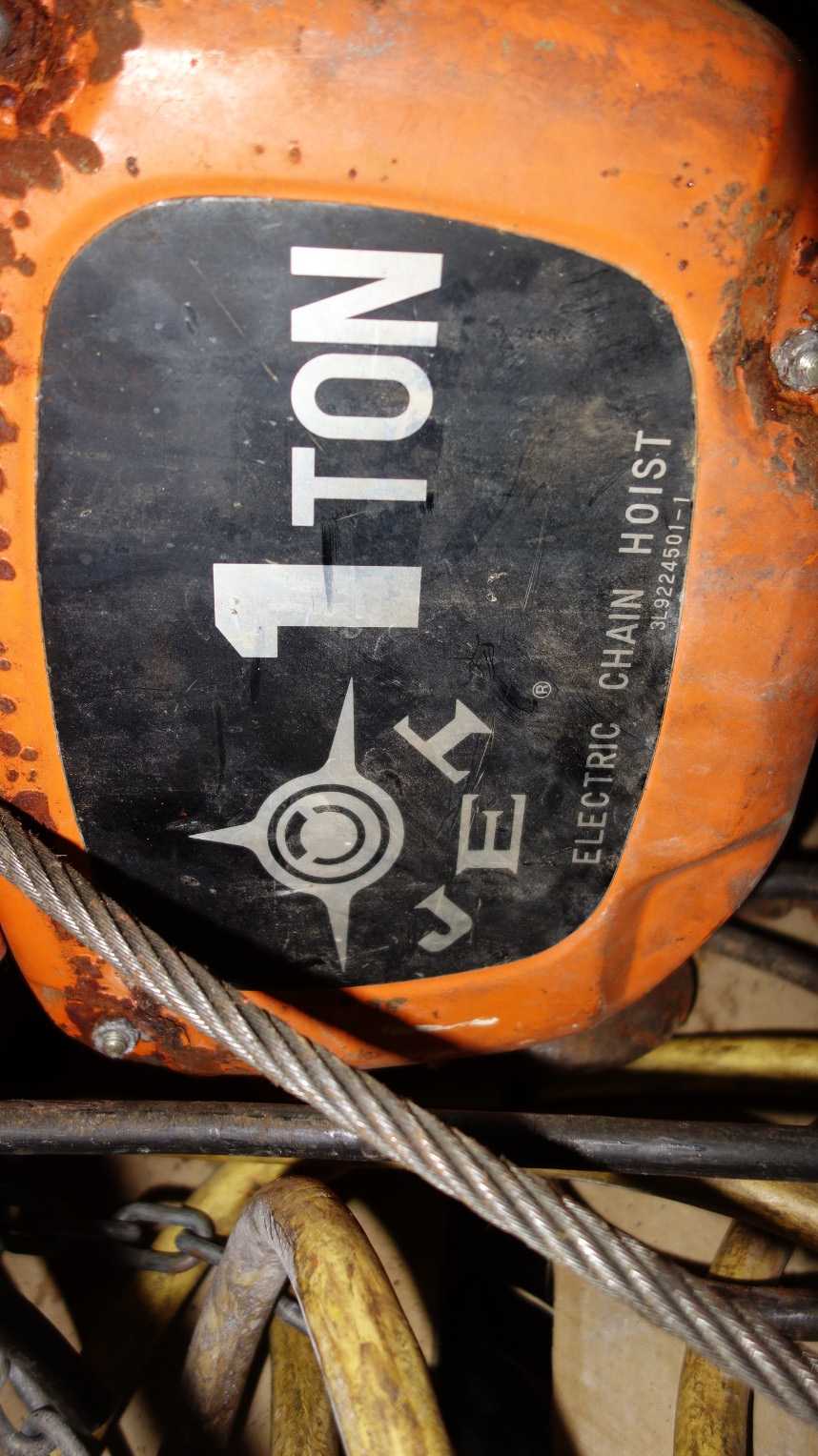 1 PALLET OF ASSORTED 1/2 - 1 TON ELECTRICAL HOISTS, CM, JT LIFTSAFE - LIFTING EQUIPMENT