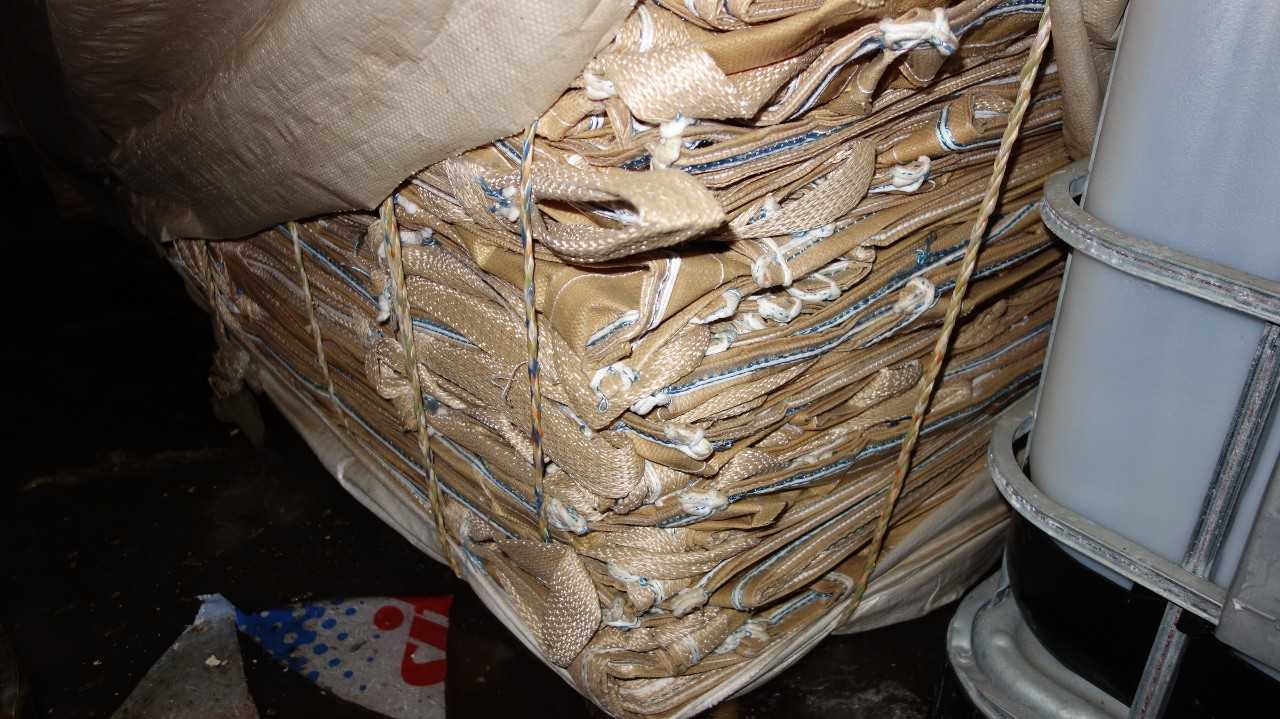 2 STACKS OF SYN-TEX 833-1 41X41X68IN BULK BAGS (320 BAGS TOTAL) - MISCELLANEOUS