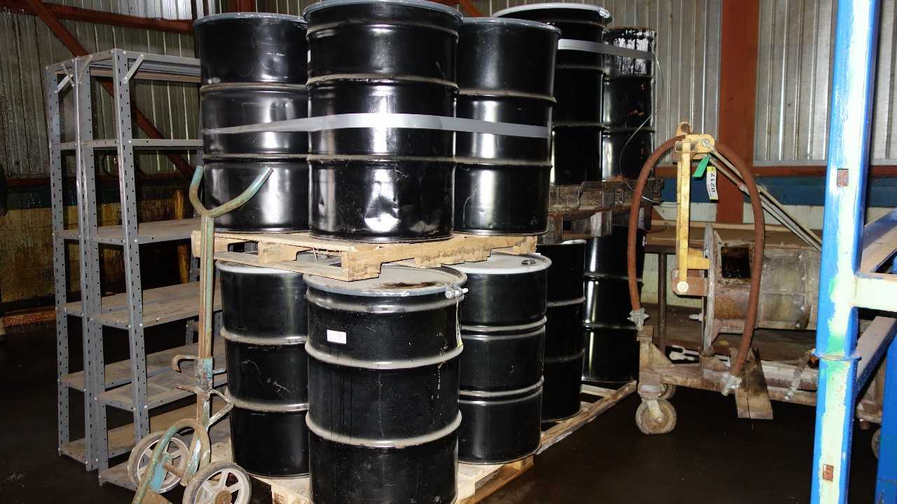 LOT OF 16 ASSORTED 55 GALLON STEEL DRUM BARRELS - MISCELLANEOUS
