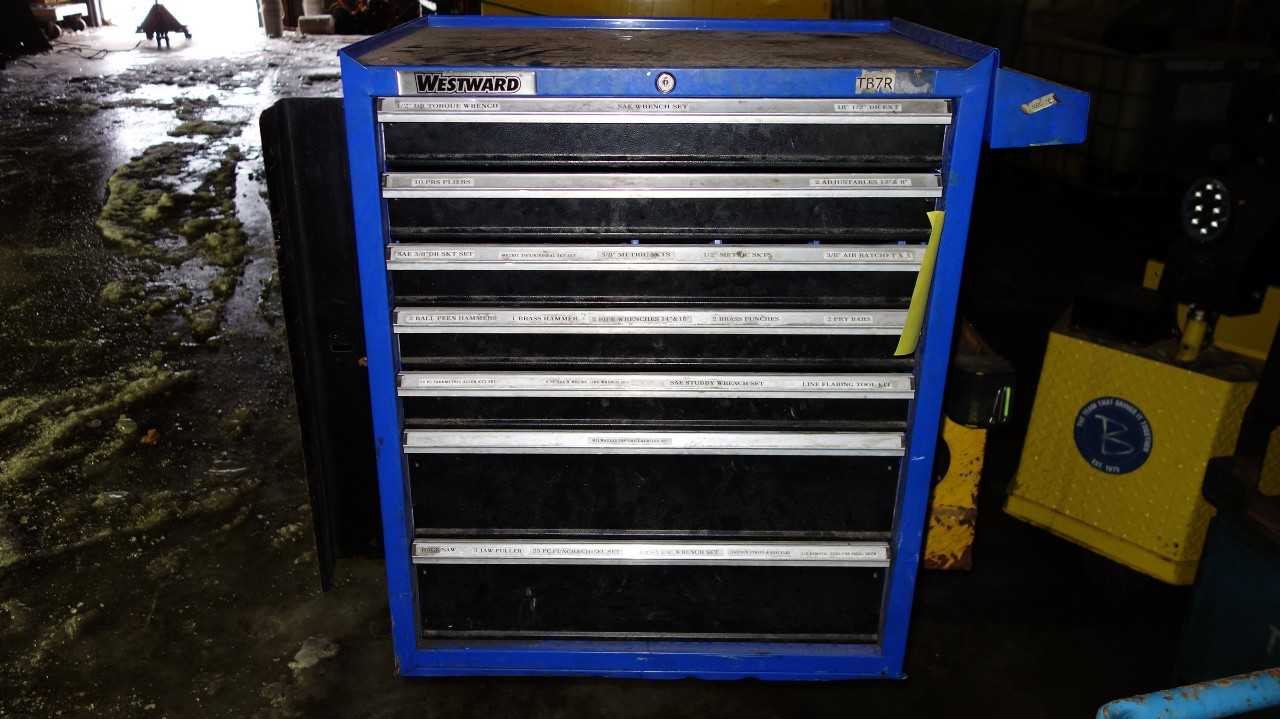 WESTWARD 7-DRAWER TOOL CABINET W/ CONTENTS, HAND TOOLS, WRENCHES, TAPS - TOOL STORAGE